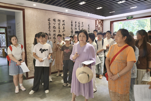 “书香花溪·悦读悦行”——巴金先生《憩园》读书分享会举办(图1)